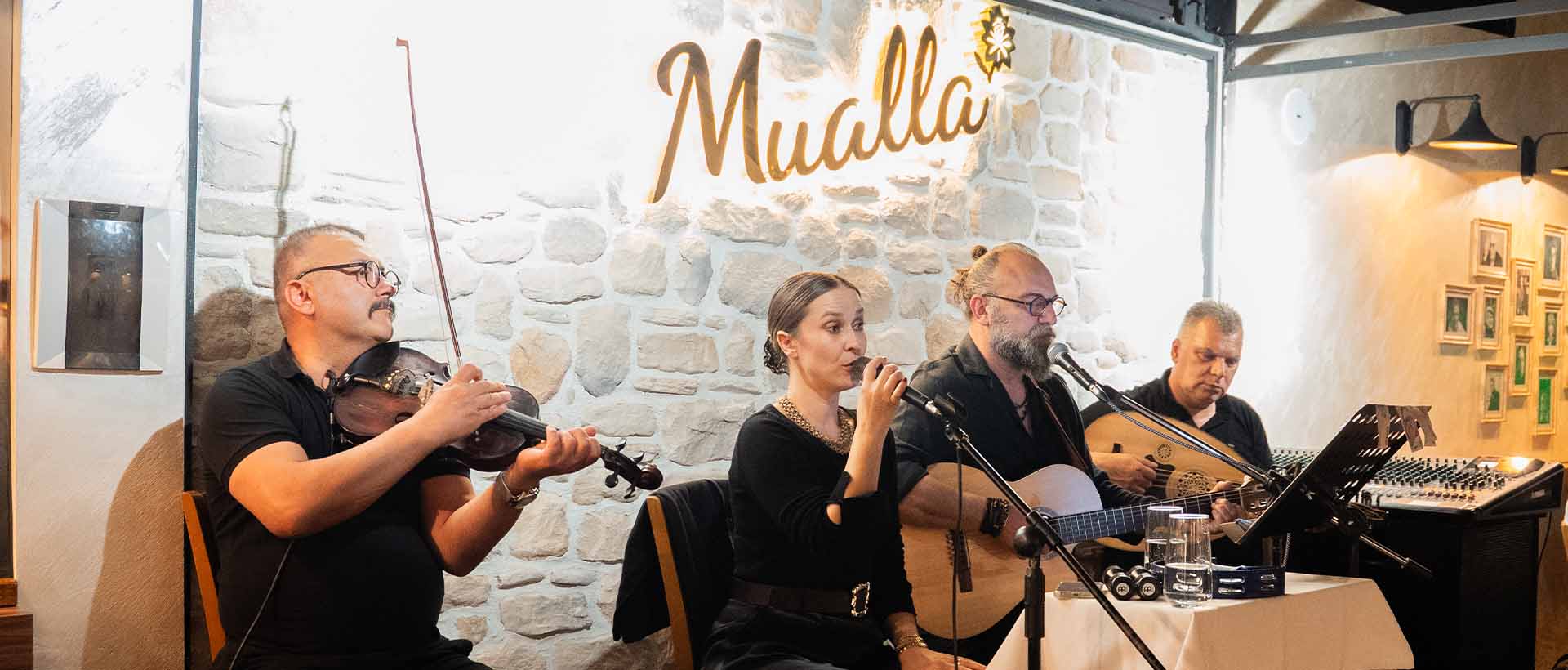Ankara canlı müzik meyhane — Mualla Meyhane sahnesi